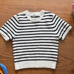 Abercrombie & Fitch Black and White Striped Sweater